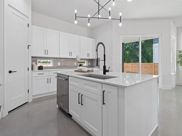 5511 William Holland Ave 2, Austin TX 78756