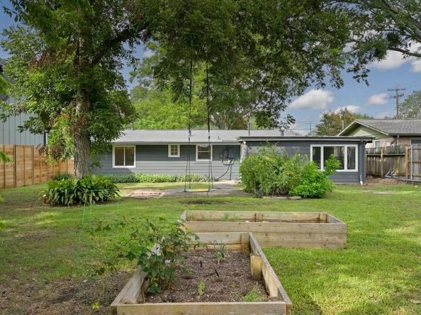 1716 W Saint Johns Ave, Austin TX 78757