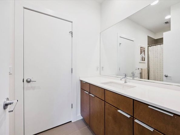 5615 1st ST 1, Austin TX 78745