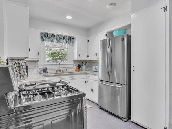 1206 E 13th ST, Georgetown TX 78626