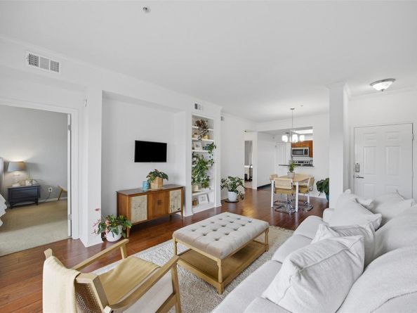 6000 Shepherd Mountain CV 304, Austin TX 78730