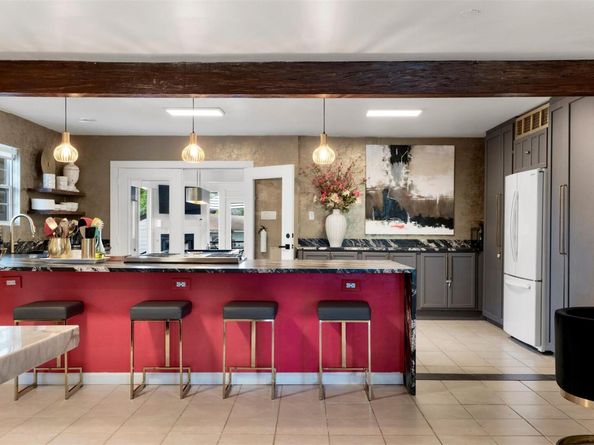 8721 Mountain Crest DR, Austin TX 78735