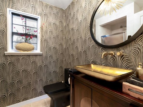 8721 Mountain Crest DR, Austin TX 78735