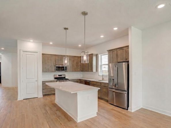 941 Teeler LN, Leander TX 78641