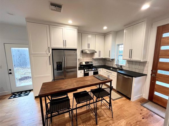 4411 Lareina DR 2, Austin TX 78745