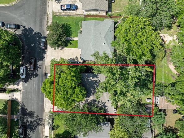 1122 Spur #D ST D, Austin TX 78721