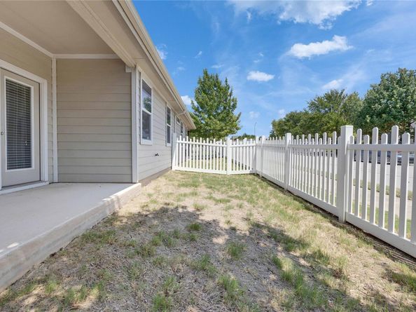 1701 Logan DR 12, Round Rock TX 78664