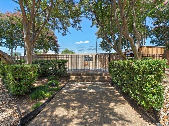 611 E 45th ST 8, Austin TX 78751