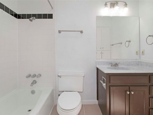 611 E 45th ST 8, Austin TX 78751