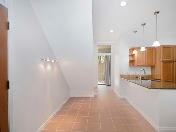 611 E 45th ST 8, Austin TX 78751