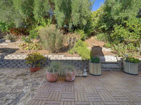 204 Holiday Hills Drive, Martinez CA 94553