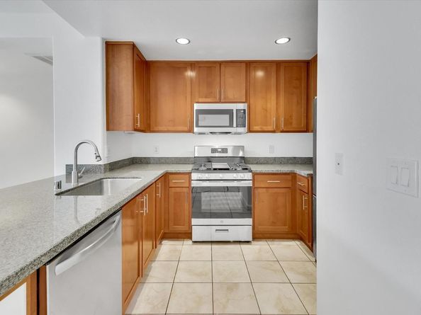 423 7th Street 105, Oakland CA 94607
