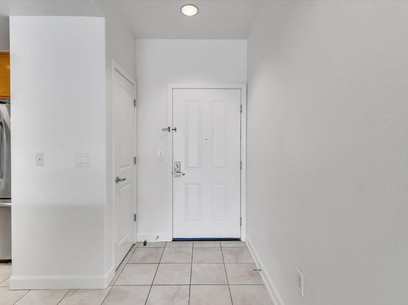 423 7th Street 105, Oakland CA 94607