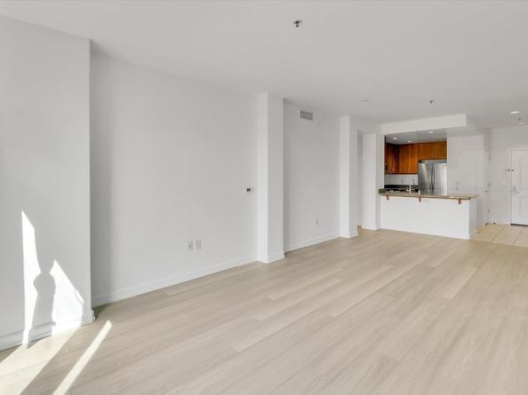 423 7th Street 105, Oakland CA 94607
