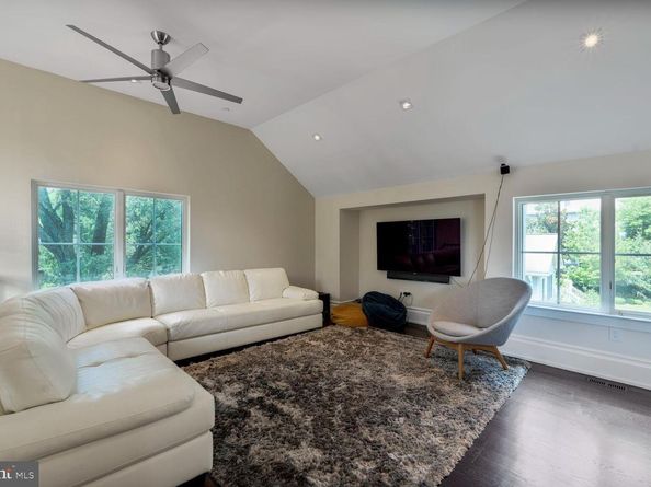 4964 Eskridge Terrace NW, Washington DC 20016