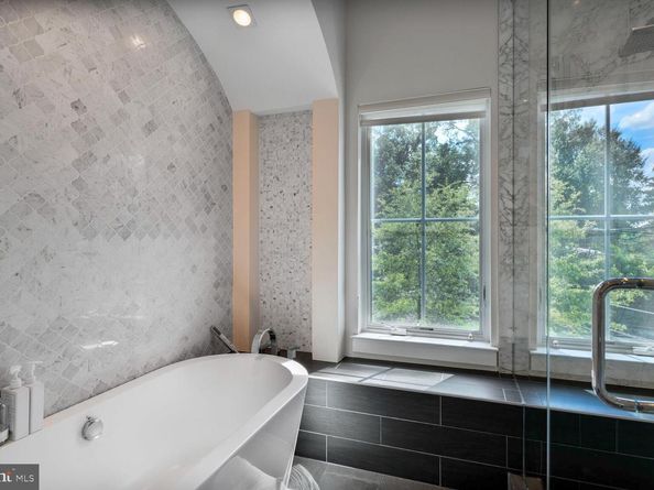 4964 Eskridge Terrace NW, Washington DC 20016