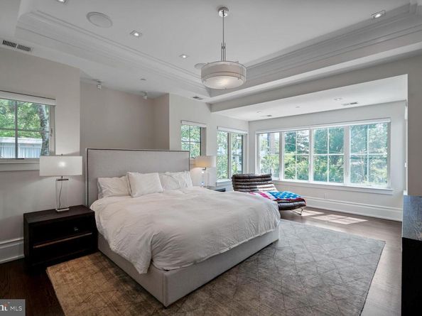 4964 Eskridge Terrace NW, Washington DC 20016
