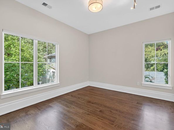 4964 Eskridge Terrace NW, Washington DC 20016