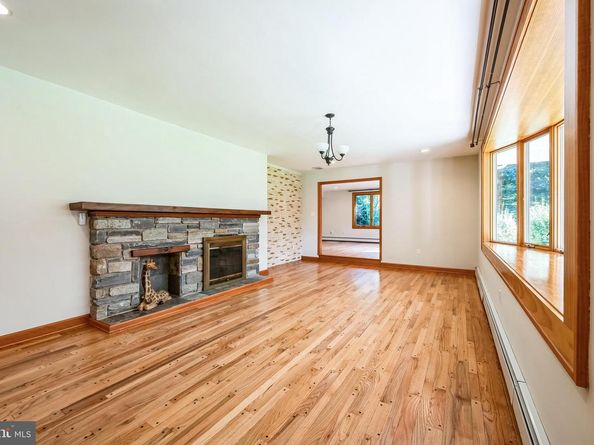 3574 Glen Way, Huntingdon Valley PA 19006