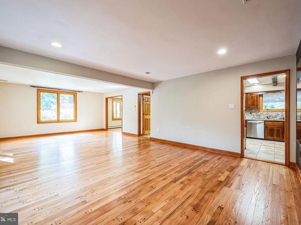 3574 Glen Way, Huntingdon Valley PA 19006