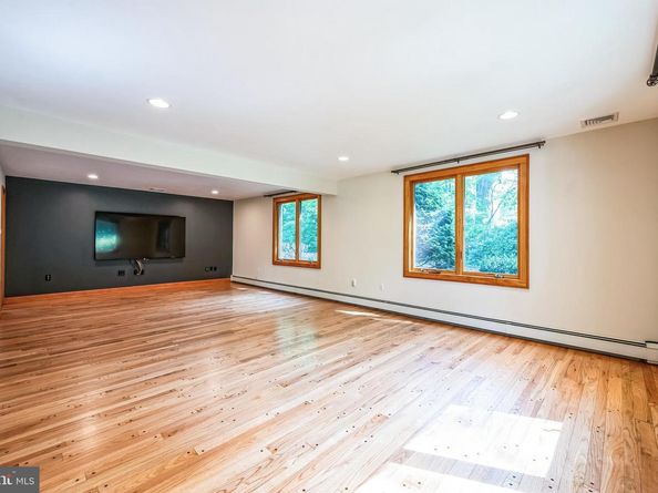 3574 Glen Way, Huntingdon Valley PA 19006