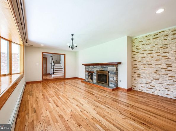 3574 Glen Way, Huntingdon Valley PA 19006