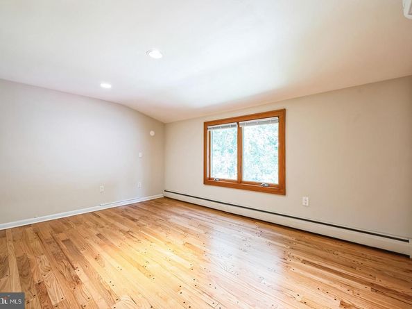 3574 Glen Way, Huntingdon Valley PA 19006