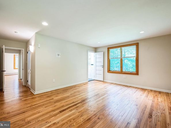 3574 Glen Way, Huntingdon Valley PA 19006