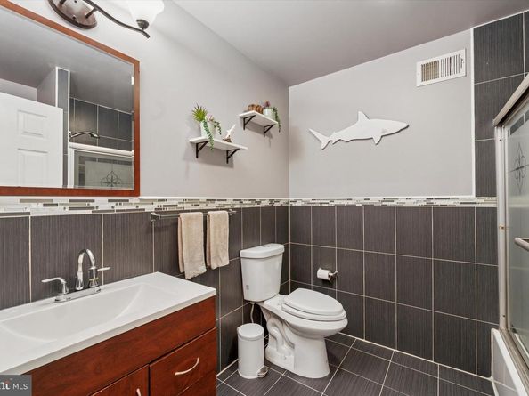 1639 S 19TH Street, Philadelphia PA 19145
