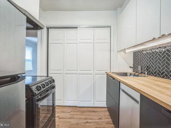 304 S Veitch Street, Arlington VA 22204