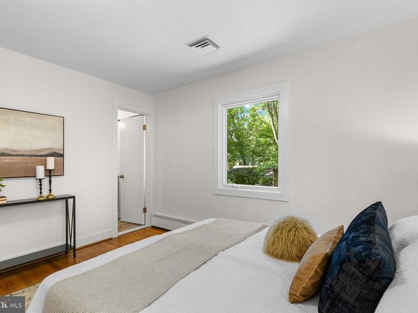 6353 Crosswoods Drive, Falls Church VA 22044