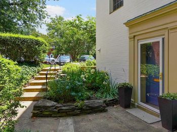 1619 Ripon Place