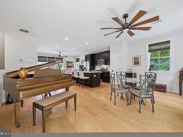 404 Rock Run Circle, Broomall PA 19008