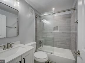 832 19TH Street NE B, Washington DC 20002