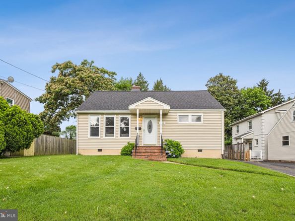 3112 Annandale Road, Falls Church VA 22042
