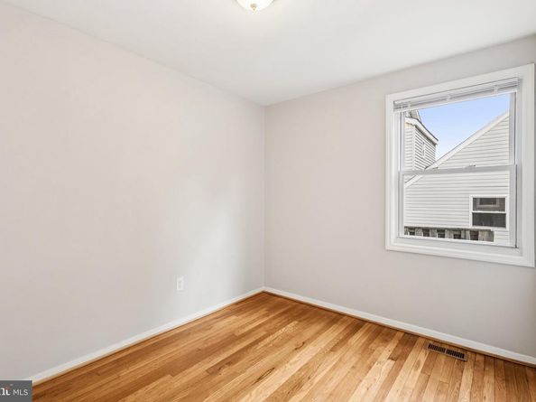 3112 Annandale Road, Falls Church VA 22042