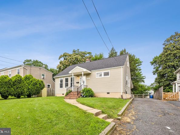 3112 Annandale Road, Falls Church VA 22042