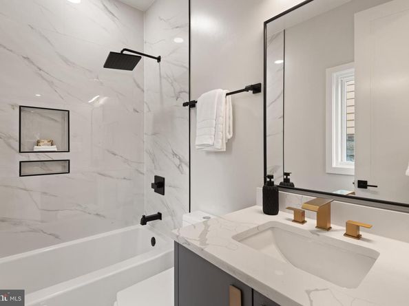 6008 34TH Place NW, Washington DC 20015