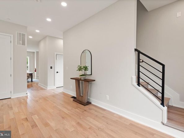 6008 34TH Place NW, Washington DC 20015