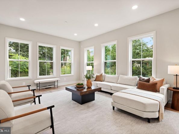6008 34TH Place NW, Washington DC 20015