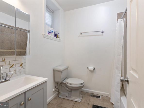 2429 N 10TH Street, Philadelphia PA 19133