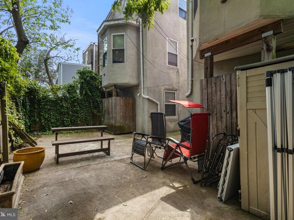 2429 N 10TH Street, Philadelphia PA 19133