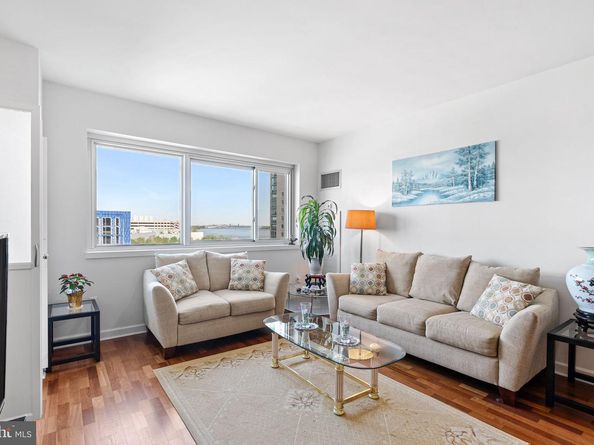 901 N Penn Street F706, Philadelphia PA 19123