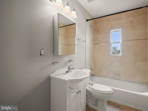 2615 4TH Street NE 303, Washington DC 20002
