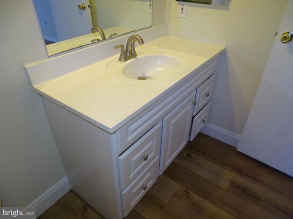 4902 Oxford Court, Bensalem PA 19020