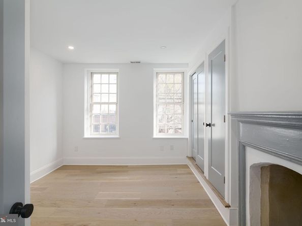 758 S Front Street, Philadelphia PA 19147