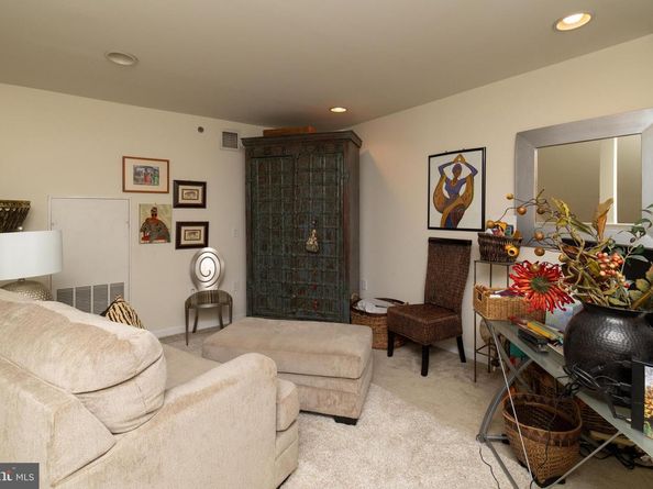 506 Carson Terrace, Huntingdon Valley PA 19006