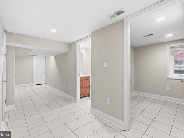 521 Foxhall Place SE, Washington DC 20032
