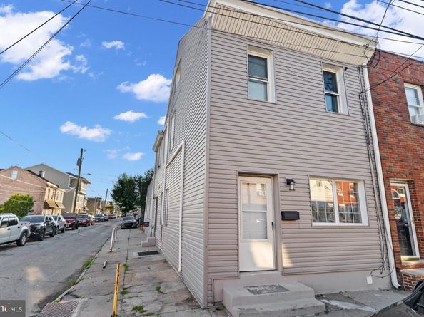 2724 Ash Street, Philadelphia PA 19137