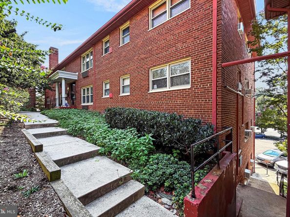 4635 20TH Road N 10, Arlington VA 22207